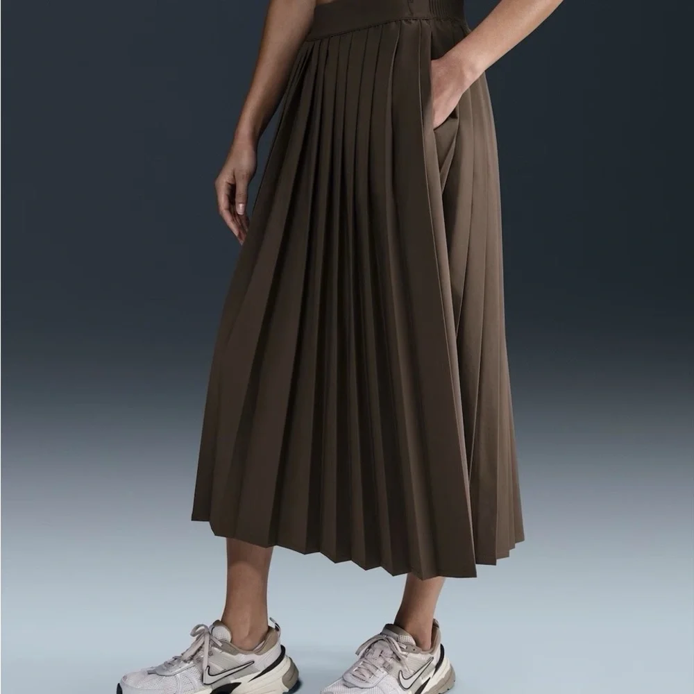 Nike Brown Midi Pleated Skirt 24.7 Perfect Stretch size small - Picture 2 of 8